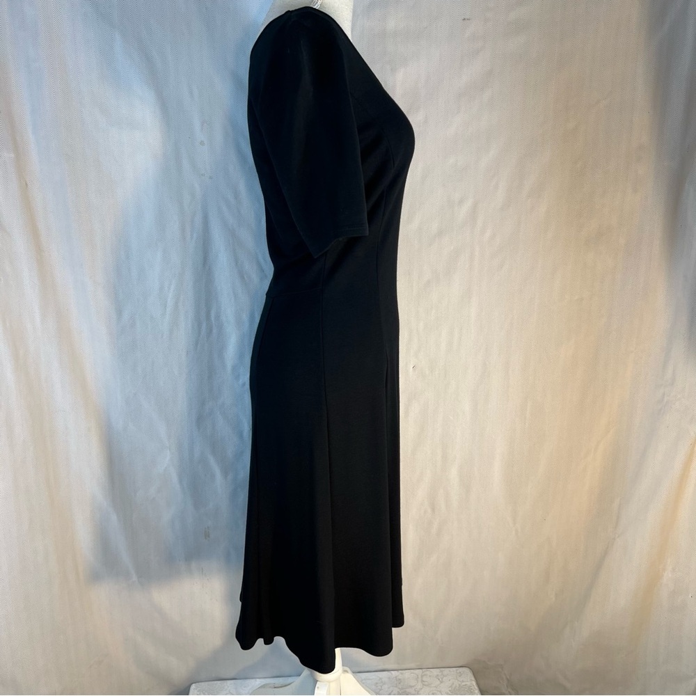 Ann Taylor Little Black Dress Knit Fit & Flare Short Sleeves Classic EUC 6P 👍 - Picture 3 of 7